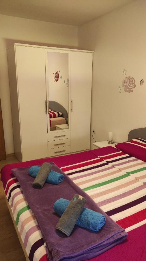 Apartmani Maslina Жуляна Екстер'єр фото