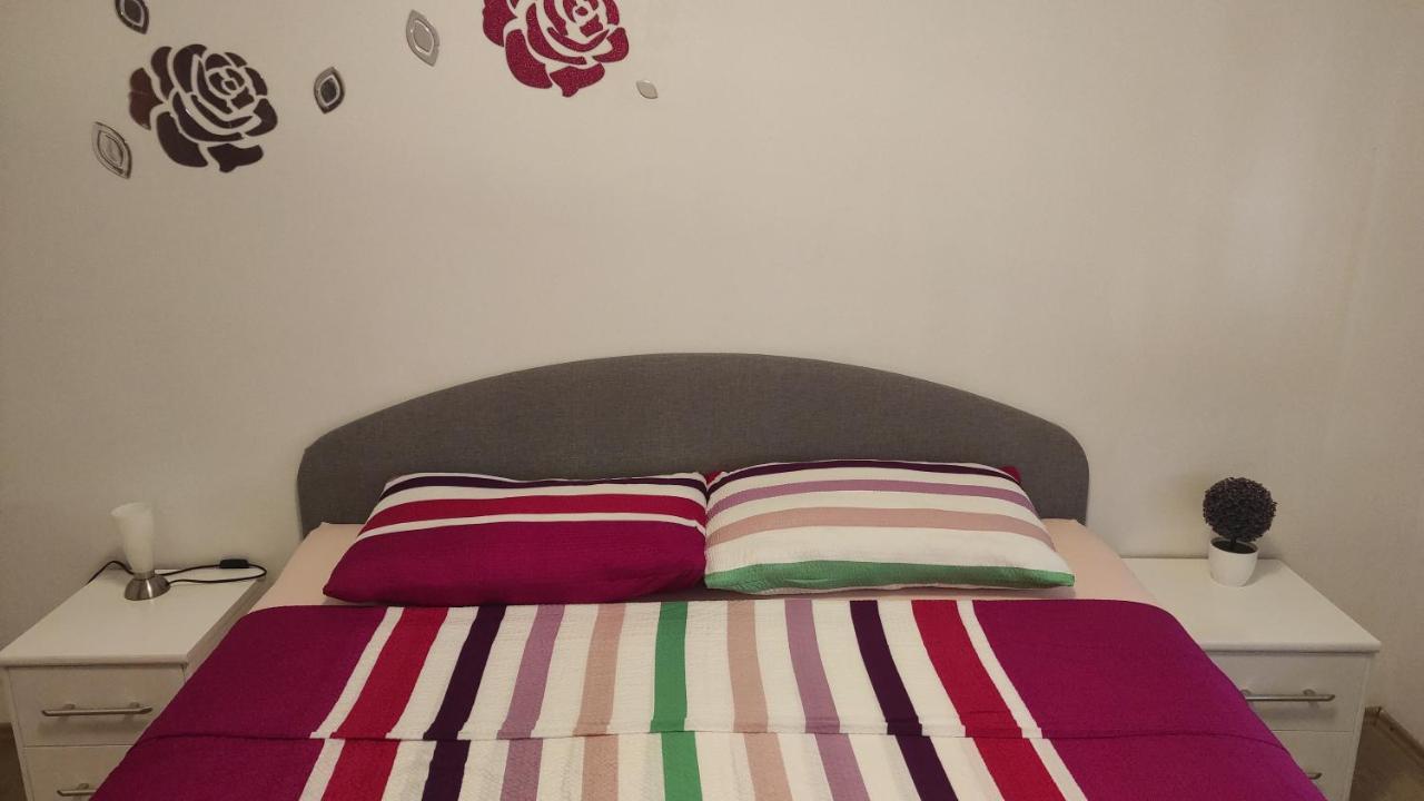 Apartmani Maslina Жуляна Екстер'єр фото