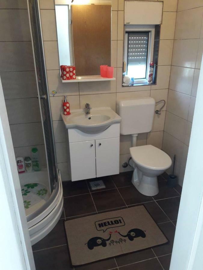 Apartmani Maslina Жуляна Екстер'єр фото