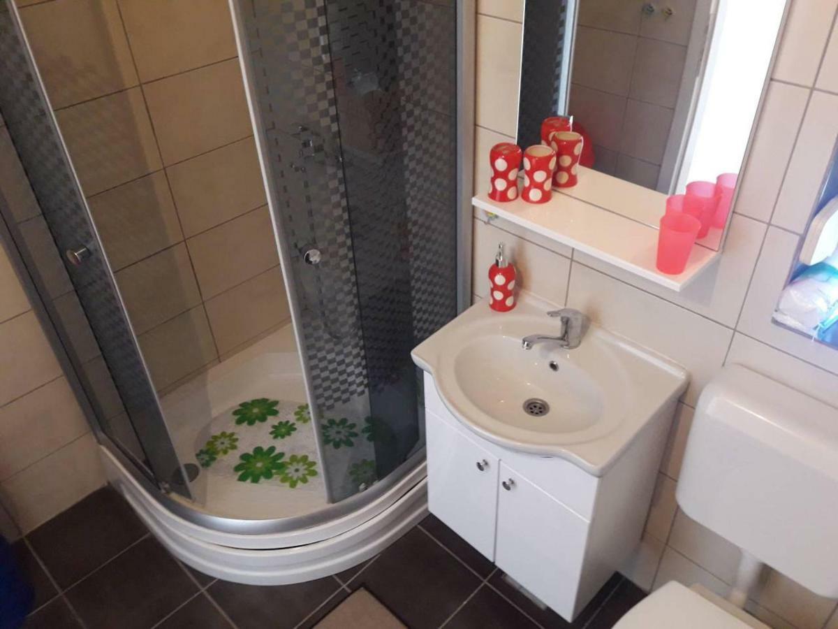 Apartmani Maslina Жуляна Екстер'єр фото